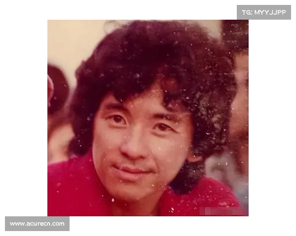 林子祥父子共驾奔驰,车龄依旧驰骋岁月的见证(林子祥儿子参加) 林子祥父子共驾奔驰,车龄依旧驰骋岁月的见证(林子祥儿子参加)