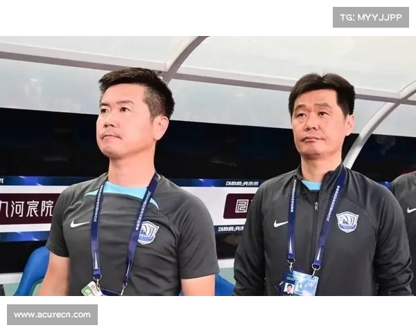 两位李霄鹏引发热议:总经理回归沧州雄狮,球场内外同名球员并肩作战 两位李霄鹏引发热议:总经理回归沧州雄狮,球场内外同名球员并肩作战
